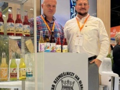 Czy Jałowiec z Piotrkowa podbije Bliski Wschód? Najpopularniejszy napój z regionu na targach w ZEA