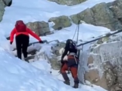 Wybrali się na wspinaczkę na Rysy, zabrali ze sobą kilkumiesięczne dziecko. "Brak wyobraźni"