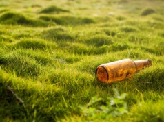 Mandat za zaśmiecanie powinien być wyższy niż za złe parkowanie. Czas na nową hierarchię wartości