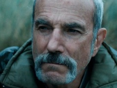 W kinach gigantyczna klapa. Nowy film z Danielem Day-Lewisem już na VOD!