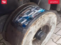 Papierosy w dachu i hamulcach autobusu! Celnicy z Bezled udaremnili pomysłowy przemyt