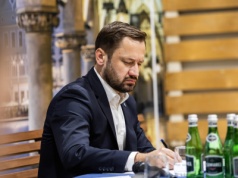 Tramwaj, estakada i windy. Mieszkańcy Prądnika Czerwonego „przepytali” Miszalskiego na „ławeczce”