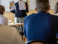 Nauczyciele o pracy w szkole: Bierzemy nadgodziny, bo bez nich pensja jest śmieszna"