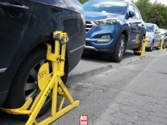 Kiedy i kto może parkować na chodniku? Bo że nie każdy, to chyba wszyscy wiedzą