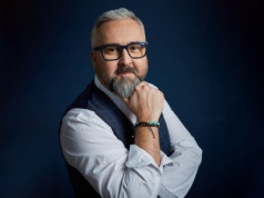 Doktor Nerwica: „Ulegliśmy zbiorowej halucynacji i naiwnie uwierzyliśmy, że nasz los jest wyłącznie w naszych rękach”