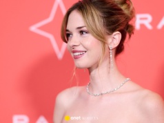 Córka Antonio Banderasa podczas sesji ślubnej. Towarzyszył jej ojciec