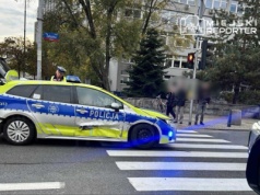 Zderzenie radiowozu z oplem na Woli. Obaj kierujący mówią, że mieli zielone światło