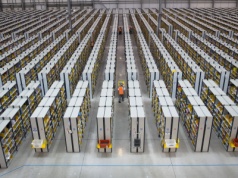 Roboty zamiast ludzi. Amazon szykuje największą automatyzację w historii