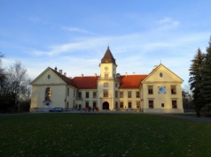 Ten zamek jest wypełniony pamiątkami sprzed wieków. Idealny kierunek na weekend