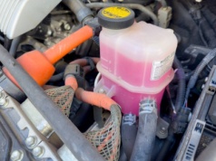 Nie chodzi tylko o opony. To też musisz wymienić przed mrozami