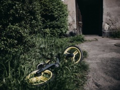 1900 dzieci, z którymi nie ma co zrobić. Sądy kazały zabrać je rodzicom, ale nie ma dokąd