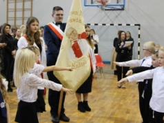 Święto w kaliskiej "Dwójce" – pasowanie pierwszoklasistów