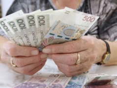 Listopad ze zmianą w wypłatach z ZUS. Niektórzy seniorzy nie zobaczą pieniędzy na koncie