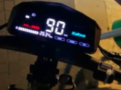 Minister skrupulatnie bierze się za temat. Za eksperymentalne wersje hulajnóg