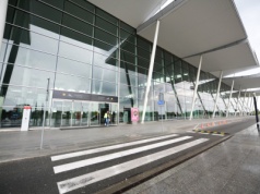 16 godzin dziennie. Tak wygląda praca na polskim lotnisku. "Śpią, prześwietlając bagaże"