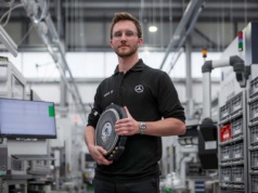 Ten maluch osiąga moc dwóch Tesli Model 3 Performance. Oto najmocniejszy silnik świata, znowu Yasa