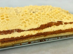 Król wśród ciast: Plaster miodu smakuje i wygląda jak 1 mln $