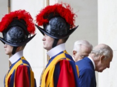 Historyczna modlitwa papieża i brytyjskiej pary królewskiej w Kaplicy Sykstyńskiej