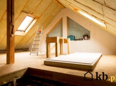 Szczelina na 2–3 cm – mały detal, który chroni dach przed katastrofą