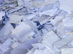 Wojskowe dokumenty wśród odpadów. Reakcja szefa MON