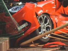 Zderzenie dwóch osobówek w Łobzie. Są ranni