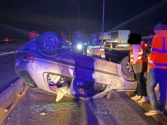 Dachowanie osobówki na remontowanej drodze. Tylko w tym miesiącu doszło tam do ponad 20 zdarzeń!