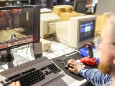 THE A1200: Ikoniczny komputer domowy lat 90. powraca