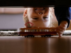 Jak nauczyć dziecko sprzątać po sobie w zabawny sposób? Metoda nr 3 to prawdziwy hit