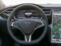 Tesla zrobi auta bez kierownicy. Trwa odliczanie