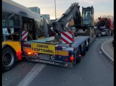 Naczepa zaszła na skrzyżowaniu i wbiła się w autobus – kto będzie za to odpowiadał?