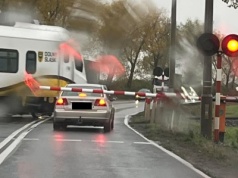 O krok od tragedii na przejeździe kolejowym