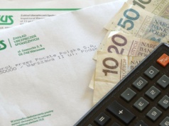 Zmiany w wypłacie 800 plus. Za listopad ZUS przeleje pieniądze w innym terminie