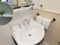 Zlatują się do łazienek i kuchni. Nie pomaga nawet gorąca woda