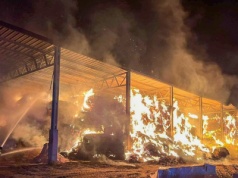 Słoma warta 800 tysięcy złotych poszła z dymem