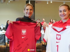 Marta Nawrocka spotkała się z piłkarkami. "Trzymam mocno kciuki"