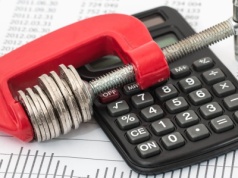 Przegląd informacji z sektora finansów i bankowości