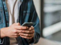 Szantaż intymnymi zdjęciami. 33-latek z Bielska chciał wymusić seks na 18-latce