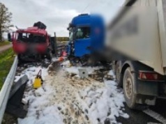 Tragiczny wypadek na S6. Jedna osoba nie żyje, druga w ciężkim stanie