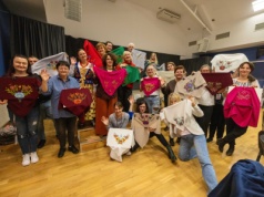 Dotknięci pasją. XI Kongres Kultury Regionów w Nowym Sączu zakończył się symbolicznym „dotykiem” emocji i refleksji