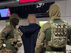 Zapalił e-papierosa w samolocie. Na lotnisku w Krakowie czekali już funkcjonariusze