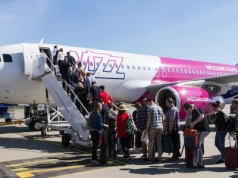 Zakaźna choroba na pokładzie samolotu do Polski. Pilny apel służb