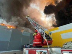 Trzech Ukraińców skazanych za udział w grupie terrorystycznej. W tle pożar hali przy Marywilskiej