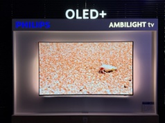Jedyny polski Philips OLED+950 już świeci. Od przodu i od tyłu