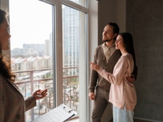 Ceny mieszkań spadają w większości miast. Warszawa wciąż najdroższa