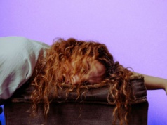 Męczy nas śmieciowy sen. Ekspertka o tym, jak naprawdę odpocząć