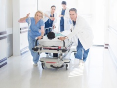 "Bal się skończył". Ekspert: system ochrony zdrowia, jaki znamy, przestaje istnieć