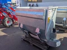 Ścielarka, rozrzutnik i podajnik w jednym. RenMark Jolly zaskakuje możliwościami