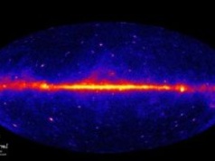 Dziwna poświata w centrum naszej galaktyki. Jest nowe wyjaśnienie