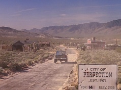 Patrz pod nogi! Ten sympatyczny horror z lat 90. wciąż ogląda się znakomicie