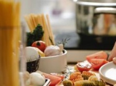 Otyłość wśród dzieci coraz większym problemem. NFZ zachęca do rodzinnych zmian na talerzu